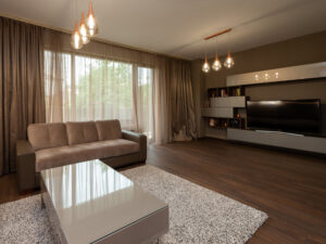 Апартамент обзаведен от мебели platan