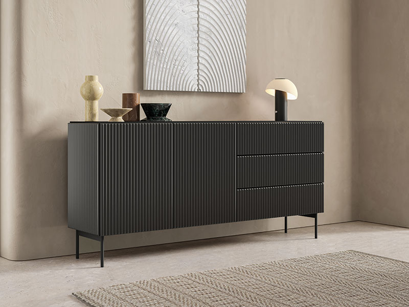 голям скрин с чекмеджета и врати muti c las