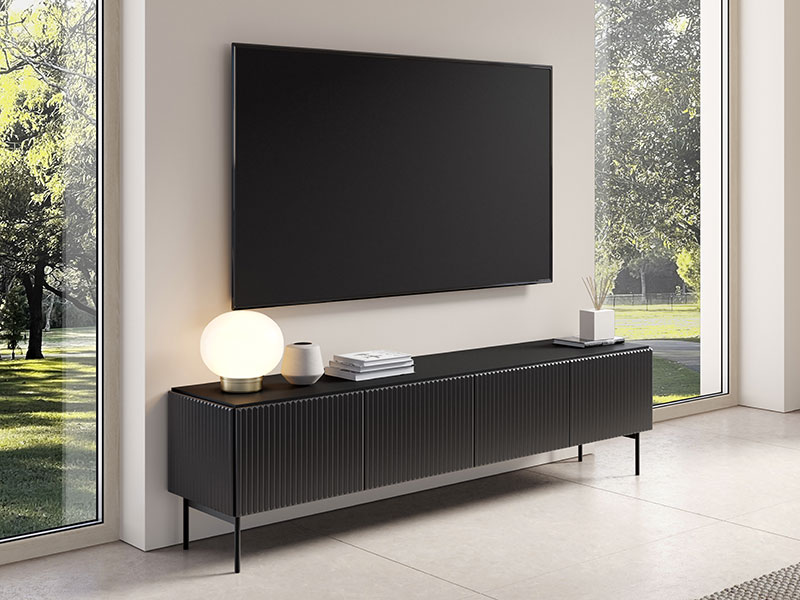 голям тв шкаф с три врати muti e las