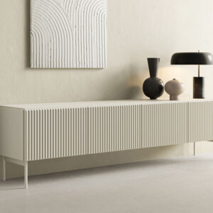 голям тв шкаф с три врати muti e las