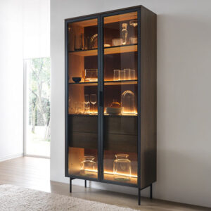 висок шкаф витрина с лед осветление с две врати цвят орех